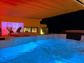 250sqm Garden Duplex with Jacuzzi, Sea View Cinema - 1