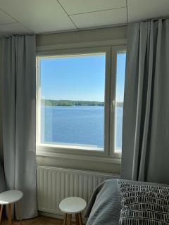 Kotirinne 135 - järven rannalla - 2