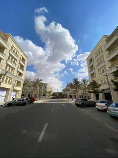 Mivida boulevard apartment with pool - New cairo - 9