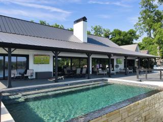 River Oaks Luxury Lakeshore Concierge Services Available - Kingsland - 8