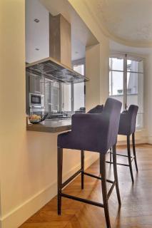 Luxury 3 Bedrooms Apartment near Champs Elysees - Paris - 5