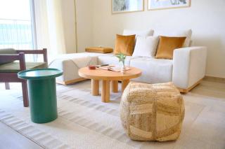 Classy 1BR High Floor by Amenities & F1 - 1