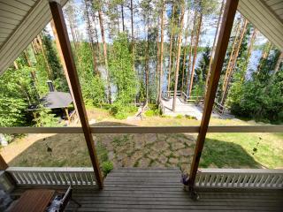 Villa HULLU KETTU & Lakehouse - 9
