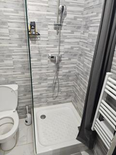 T2 chaleureux, calme et entièrement rénové. - 8