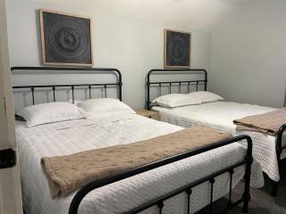 hilltop haven - Hamilton - 1