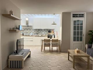 Full Semi-Garden apartment in Villa at Mondello - 0