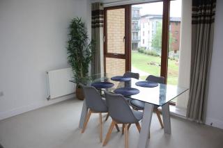 2 Bed 2 Bath Apartment & Parking - LGW 10min drive - Crawley - 5