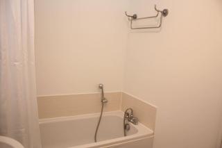 2 Bed 2 Bath Apartment & Parking - LGW 10min drive - Crawley - 2