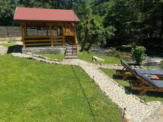 Woods Retreat - 2