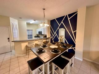 Grand Deluxe 3BR Townhouse near Disney Parks - 8