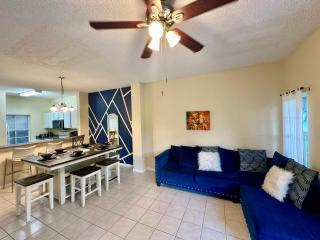 Grand Deluxe 3BR Townhouse near Disney Parks - 7