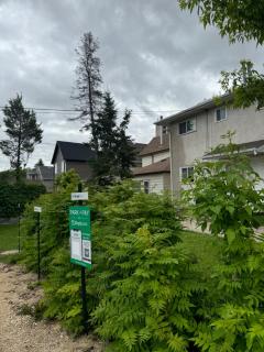 Walking distance to St Boniface, easy parking - Winnipeg - 9