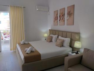 Deka-X Rooms - Sarandë - 2