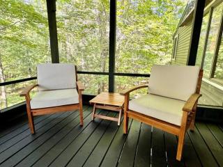 Stunning Private Chalet, 3 Queen beds on Trails! - Webb Lake - 3