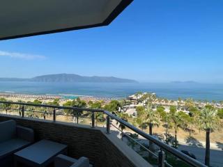Deluxe Beachfront Apartment by ApartmentsVloraHolidays - Vlorë - 0
