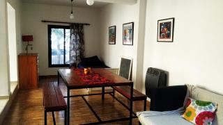 Casa céntrica con cochera y patio - La Plata - 9