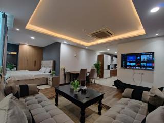 Where stunning city views equal the stellar style inside in Gold Crest - Lahore - 6