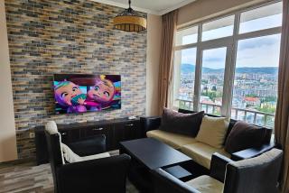 Lovely Apartment Next to Park With Nice Views - Tbilisi - 4