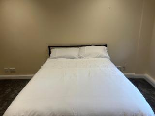 Luxury Green 2 Bed City Centre Apartment close to Mailbox,Bullring, Broad Street for Leisure and Families - 7