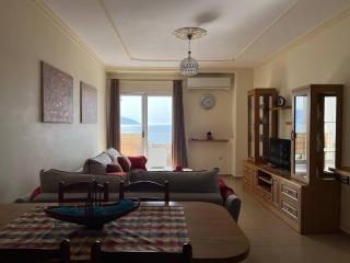 Deluxe Beachfront Apartment by ApartmentsVloraHolidays - Vlorë - 7