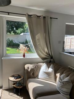 Central, Stylish & Cosy Home with Large Garden & Parking, Bournemouth - 7