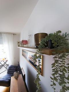 Teal Apartment-free garage parking - 6