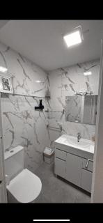 Precioso dormitorio en el centro de Torremolinos - 9