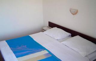 4 Bedroom Stunning Apartment In Banjol - Banjol - 7