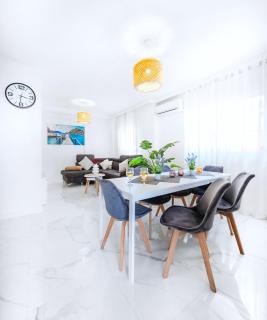 Casa Mario, La Zenia Boulevard area,fantastic 2 bedrooms, 2 bathrooms house with communal swimming pool and barbecue - Orihuela - 0