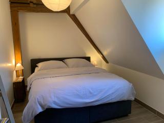 LE CLOCHER " Sous les combles" PARKING GRATUIT - 3