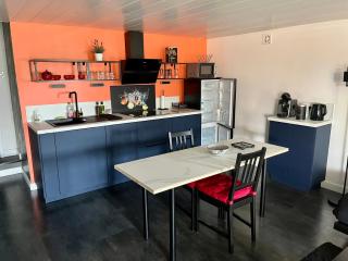 Comme dans un écrin - T2 de 50 m² avec jardin, terrasse et piscine - Vernaison - 7