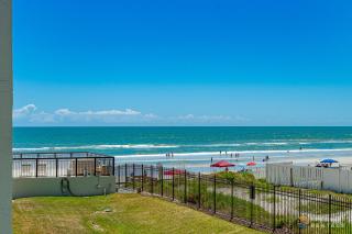 Ocean View Balcony just STEPS to the Beach with Pool, Parking and Wi-Fi! - 9