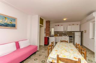 Apartment Spacious Terrace - Grebaštica - 1