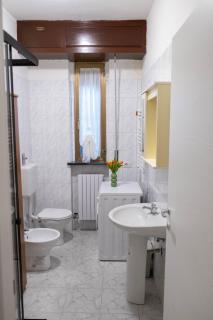 HUMANITAS-FORUM, Casa Accogliente con Parcheggi Gratis - 4