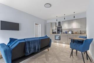 Modern Apartment Off-Road Parking King Bed Suite 1 - Nottingham - 3