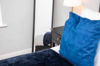 Modern Apartment Off-Road Parking King Bed Suite 1 - Nottingham - 1