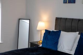 Modern Apartment Off-Road Parking King Bed Suite 1 - Nottingham - 5