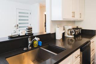 Chic 1-Bedroom with Dinning area in Central Location Close to Downtown with Free Parking - Los Angeles - 9