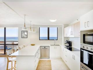 Palm Beach Side 2 Bedroom Apartment - Gold Coast - 9