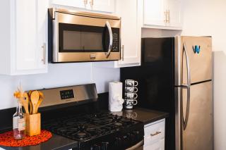 Cozy Modern 1-Bedroom in Koreatown, Near Hollywood Attractions - 3