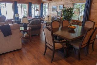 Lakefront cottage on East Pond - Oakland - 9