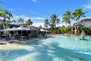 Resort-style Swim Out - A Poolside Oasis - Port Douglas - 5