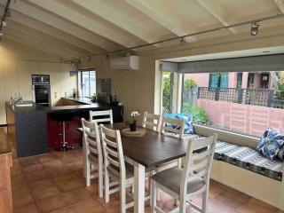 Wellwood Cottage - Beach Front Escape - Te Awanga - 2