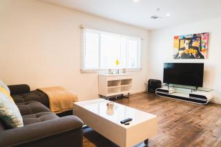 Chic Large One Bedroom with dinning area in hear of Koreatown With Free Parking - Los Angeles - 6