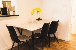 Chic Large 1 Bedroom Apartment in Koreatown with Dining Area Free Gated Parking - 3