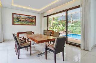Oyama City View Villa 4 bedrooms with a private swimming pool - Bandung - 0