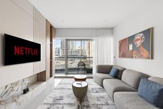 Vayk - Fully Upgraded One Bedroom in Marina - Dubai - 7