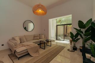 Ground Floor & Private Garden! Burj Khalifa View - Dubai - 0