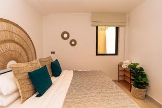 Ground Floor & Private Garden! Burj Khalifa View - Dubai - 5