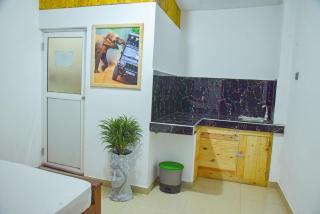 Chill Airport Transit Stay - 5